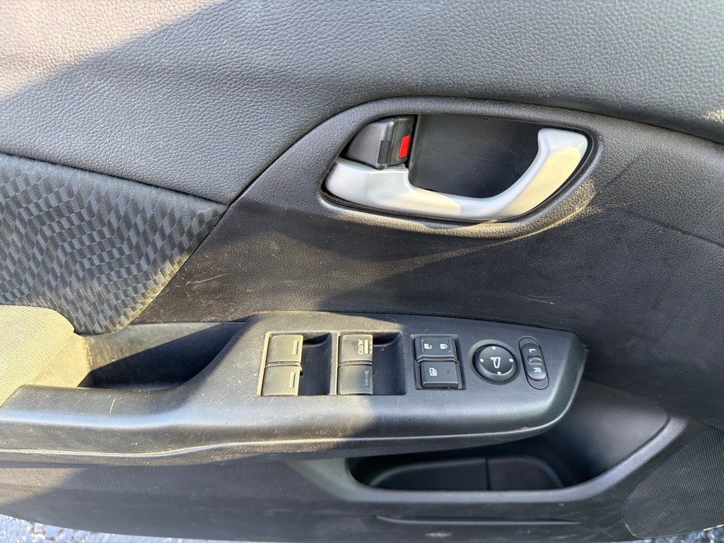 2015 Honda Civic Image 11