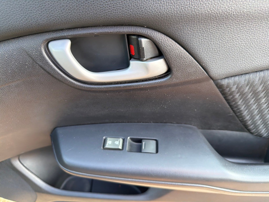 2015 Honda Civic Image 15