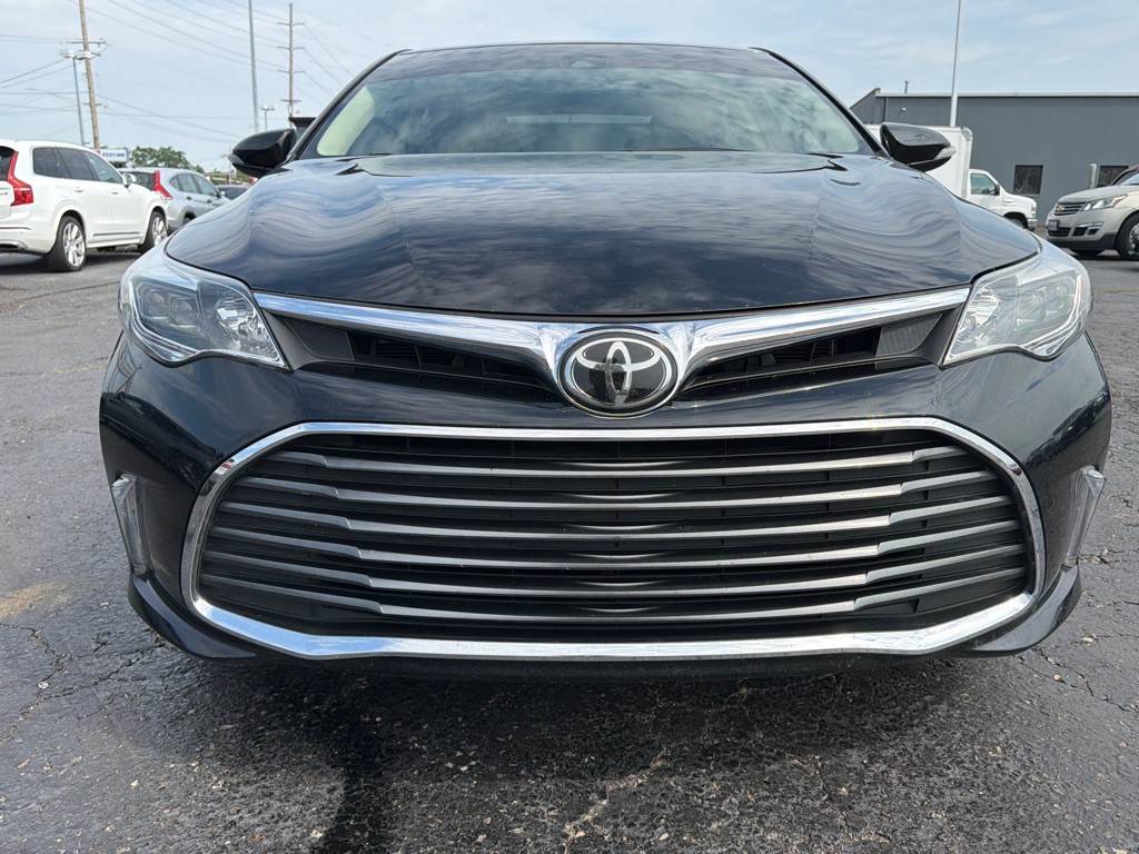 2017 Toyota Avalon Image 2