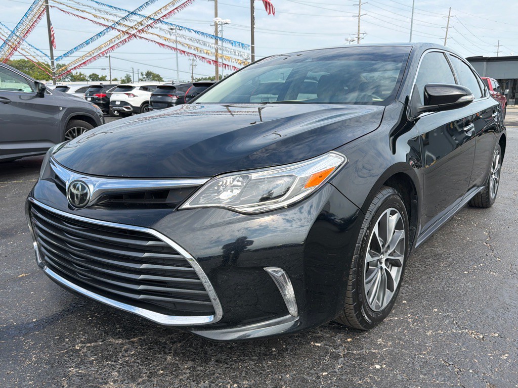 2017 Toyota Avalon Image 3