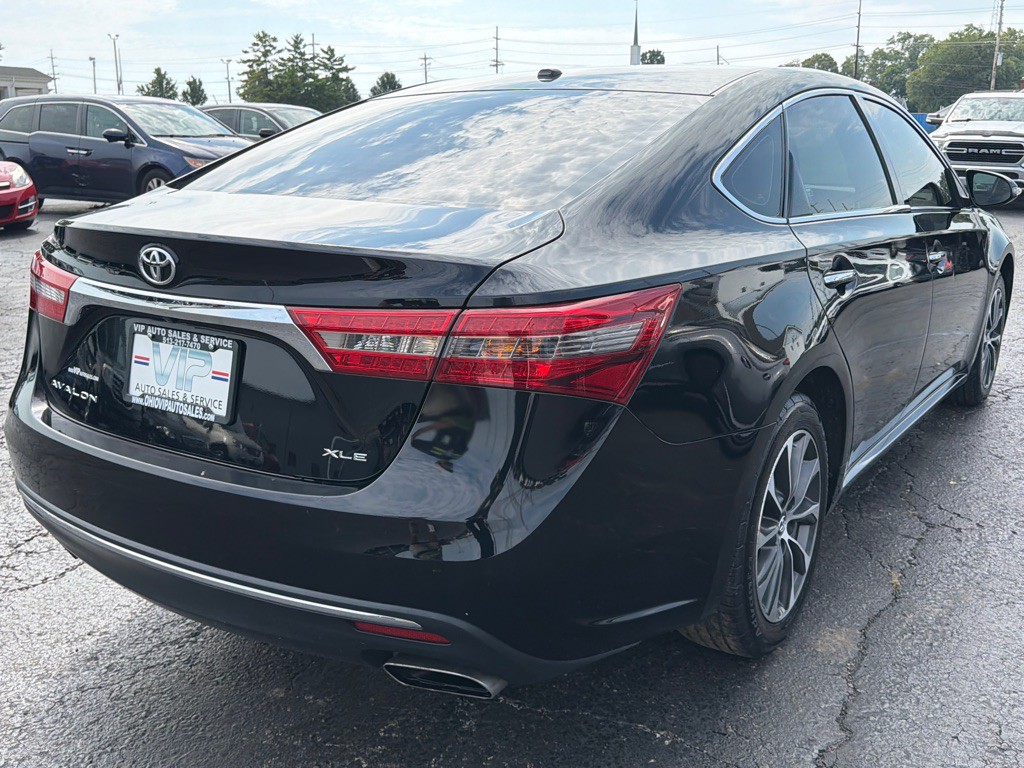 2017 Toyota Avalon Image 7