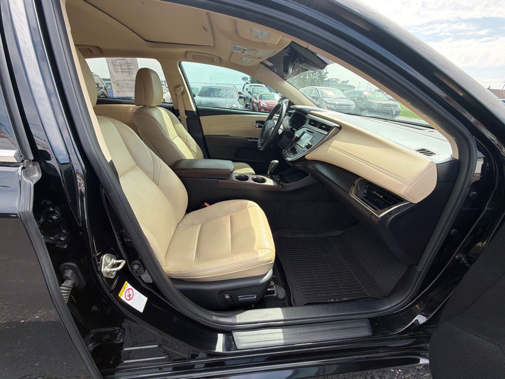 2017 Toyota Avalon Image 12