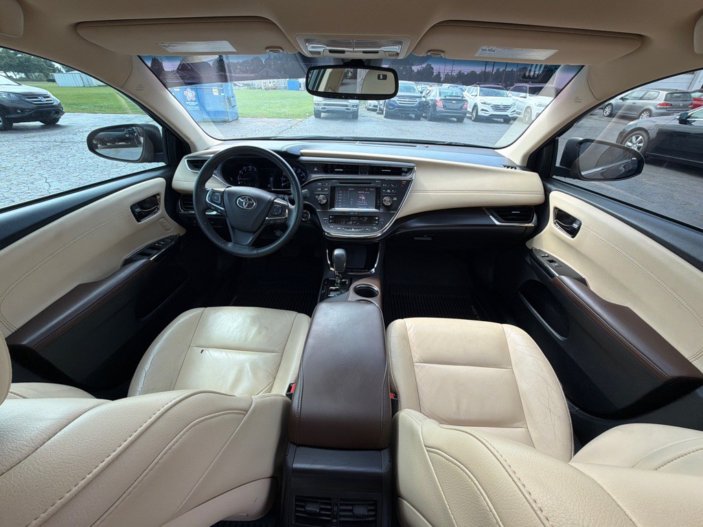 2017 Toyota Avalon Image 16