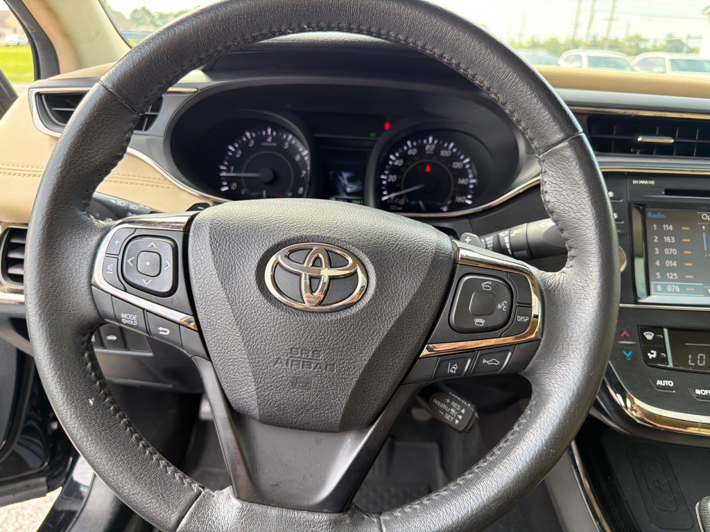 2017 Toyota Avalon Image 18