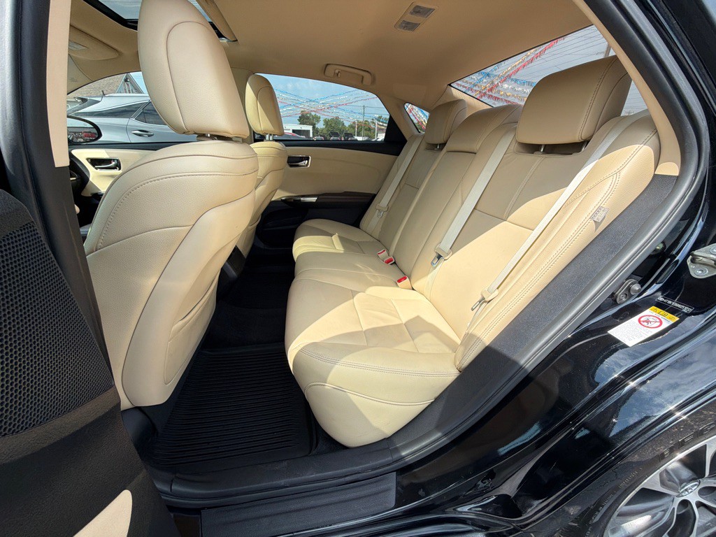 2017 Toyota Avalon Image 24