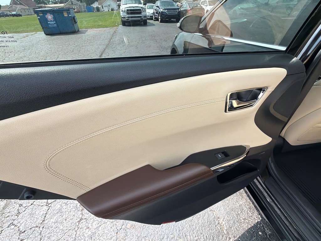 2017 Toyota Avalon Image 25