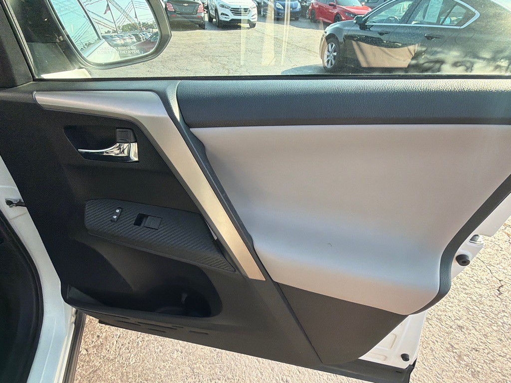2014 Toyota Rav4 Image 16