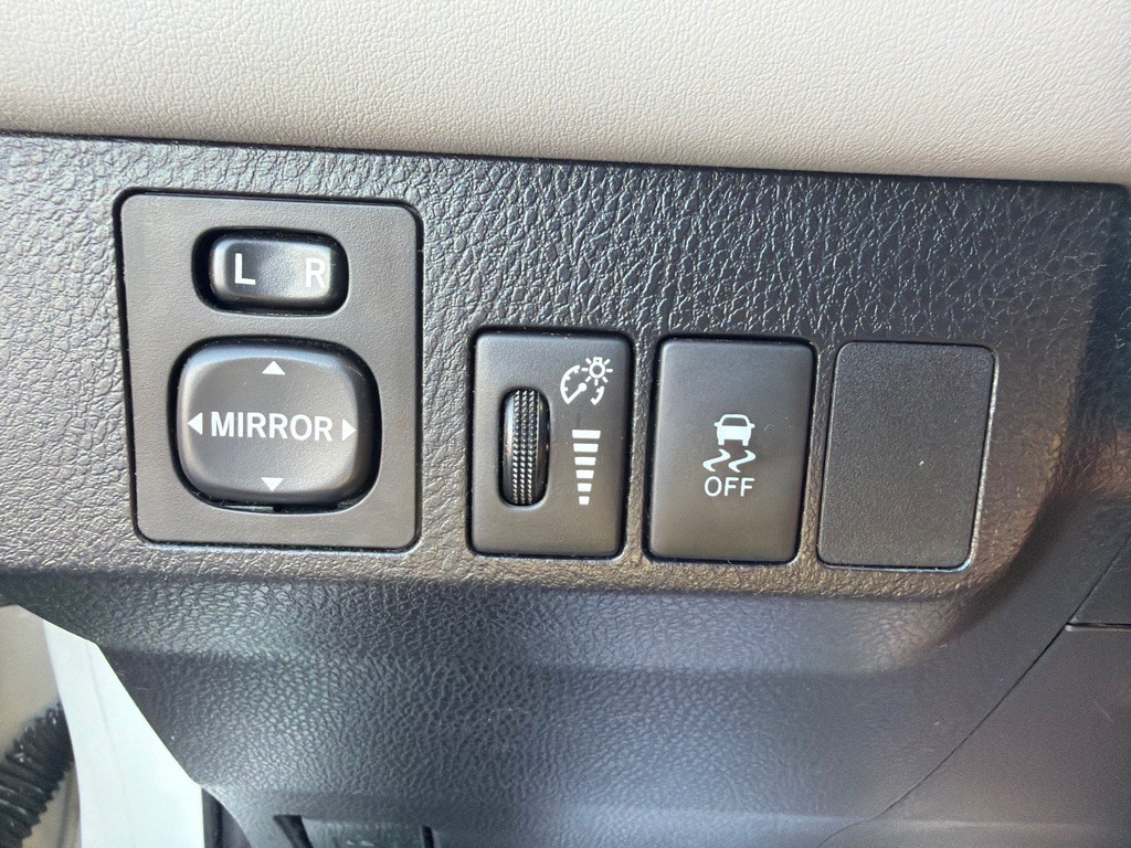 2014 Toyota Rav4 Image 26