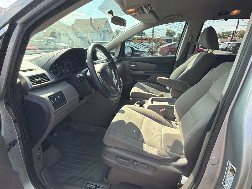 2016 Honda Odyssey Image 9