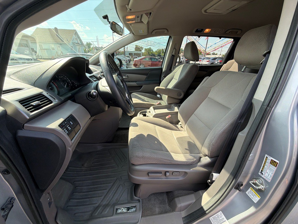2016 Honda Odyssey Image 10