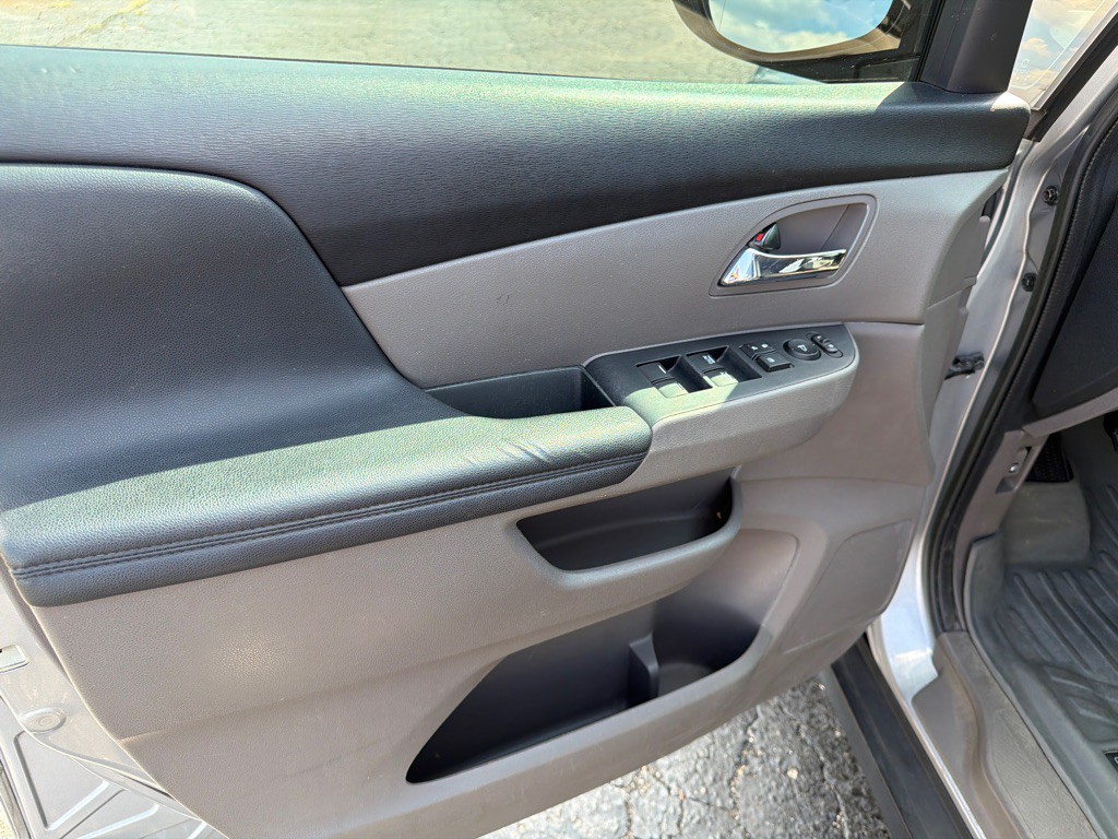 2016 Honda Odyssey Image 11