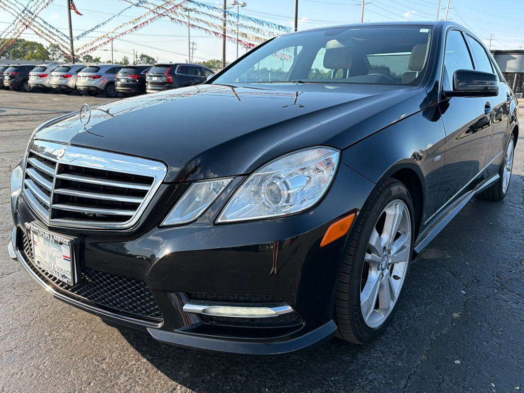 2012 Mercedes-Benz E-Class Image 3