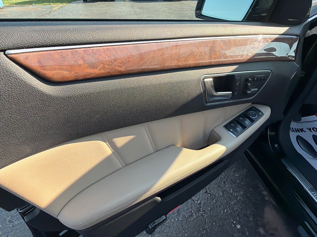 2012 Mercedes-Benz E-Class Image 11