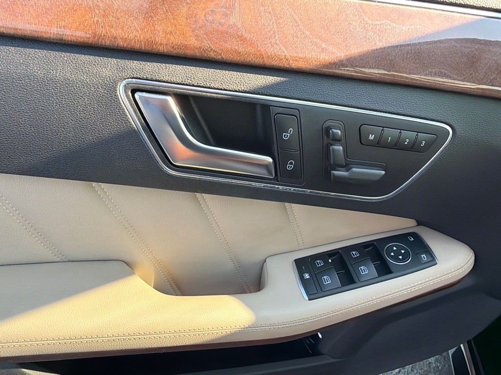 2012 Mercedes-Benz E-Class Image 12