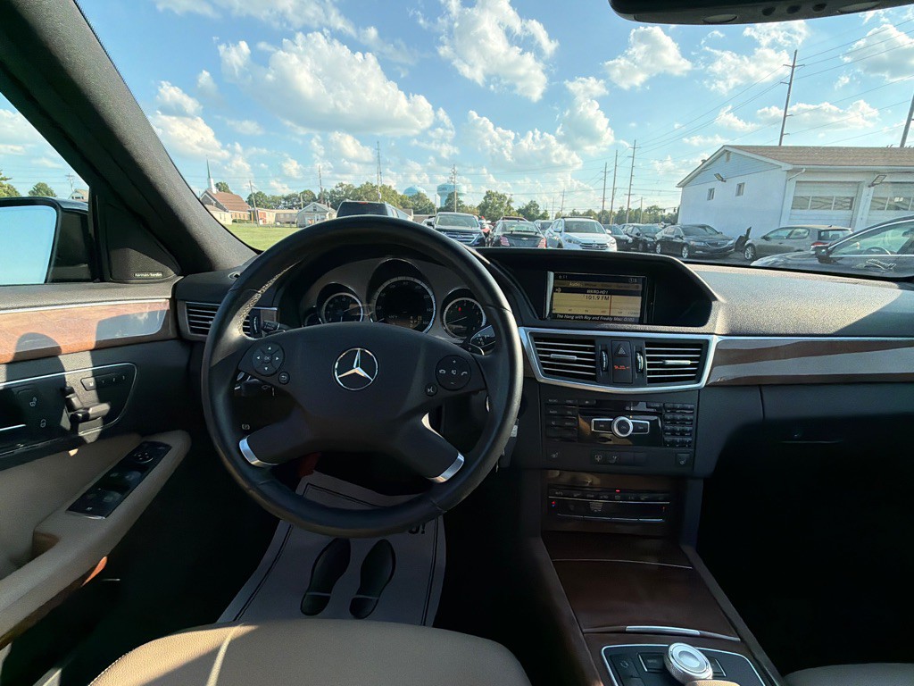 2012 Mercedes-Benz E-Class Image 17