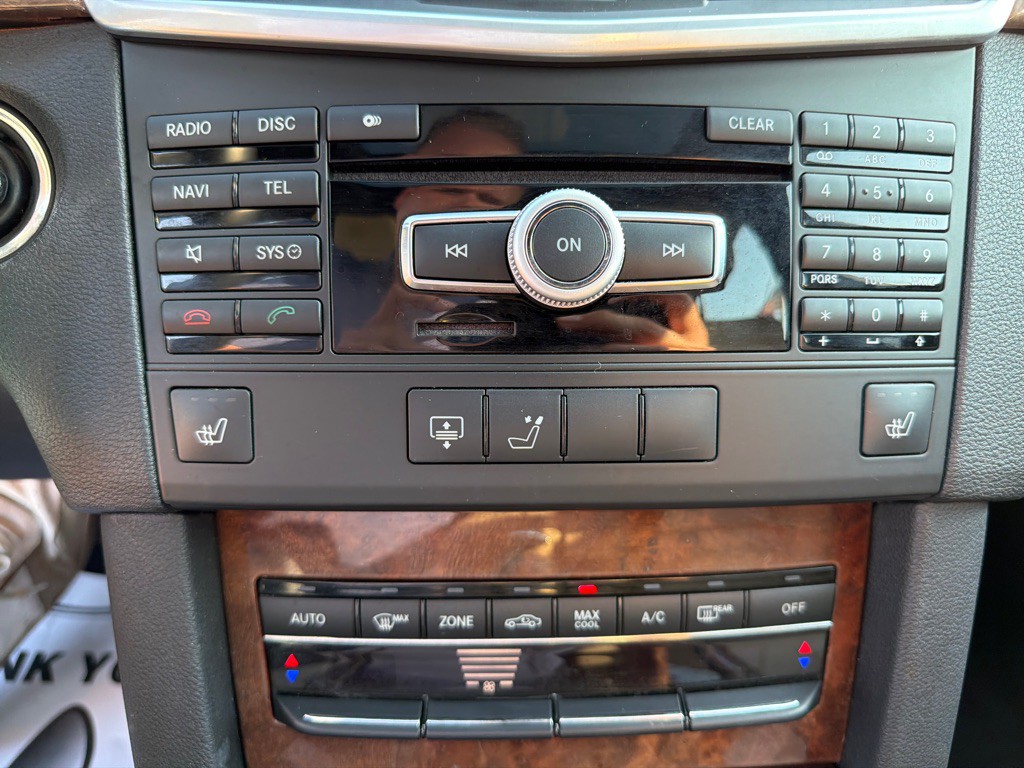 2012 Mercedes-Benz E-Class Image 22