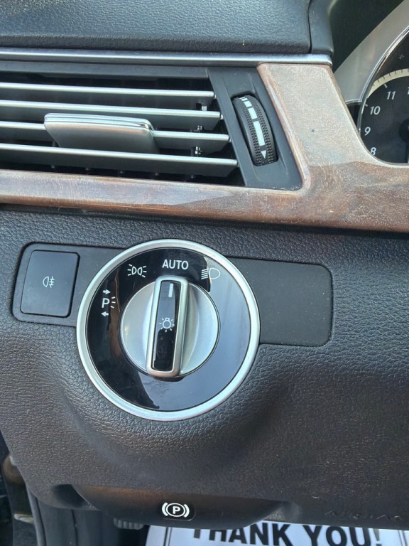 2012 Mercedes-Benz E-Class Image 26