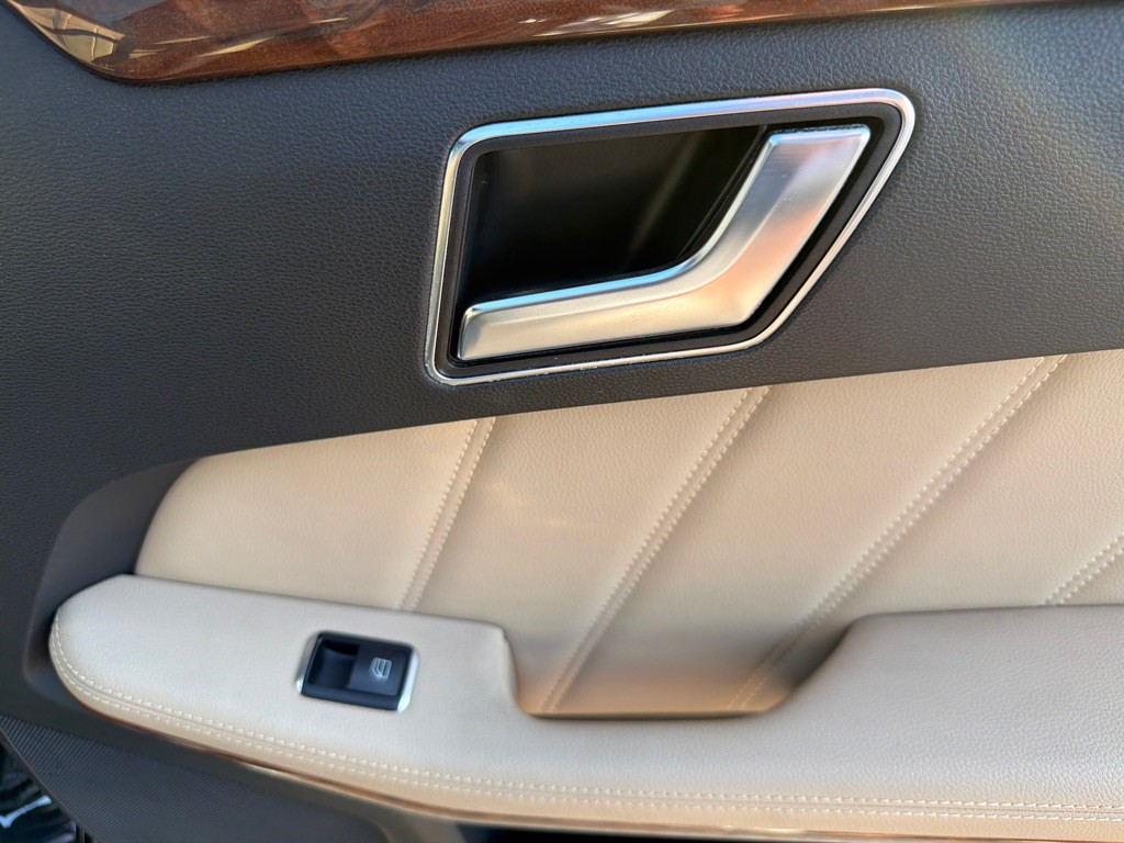 2012 Mercedes-Benz E-Class Image 35