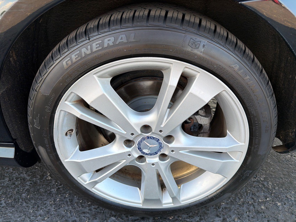 2012 Mercedes-Benz E-Class Image 40