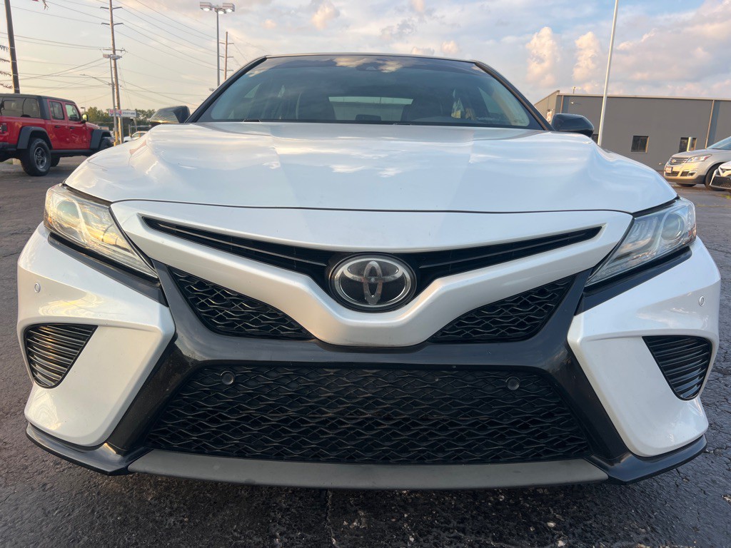 2018 Toyota Camry Image 2