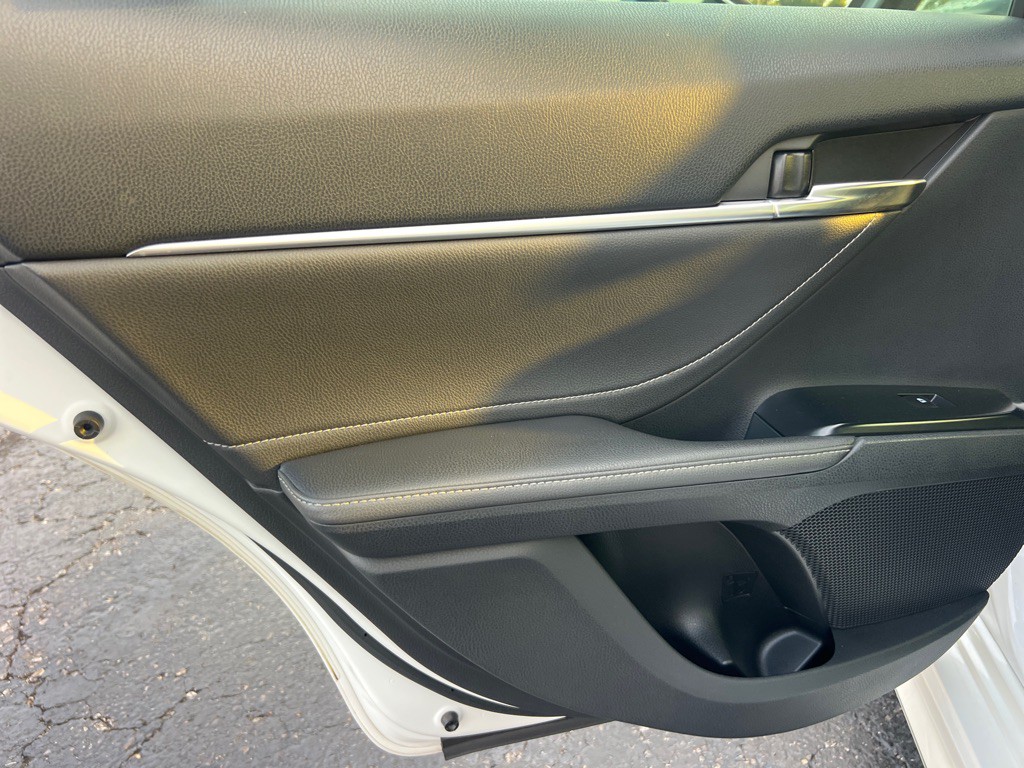 2018 Toyota Camry Image 12