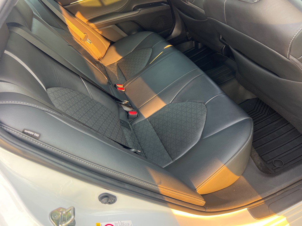 2018 Toyota Camry Image 15