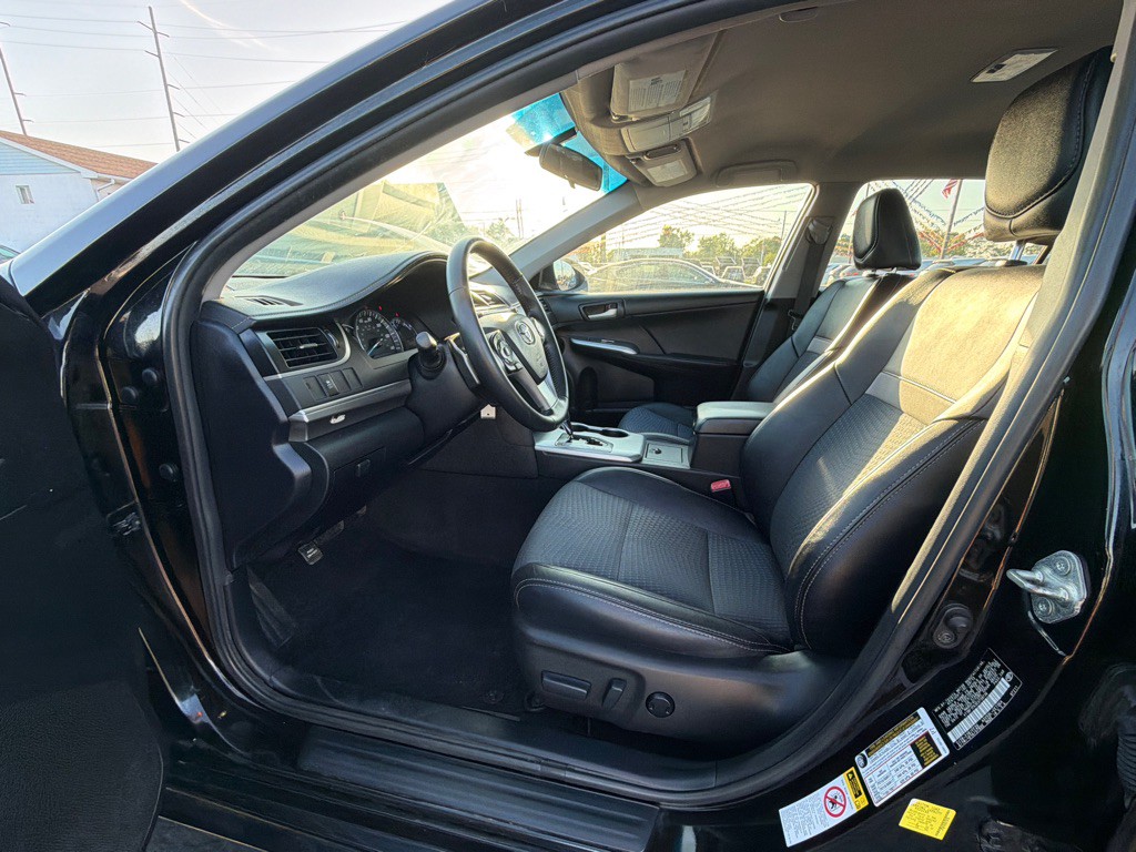 2014 Toyota Camry Image 8