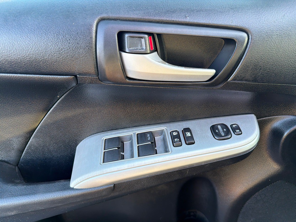 2014 Toyota Camry Image 11