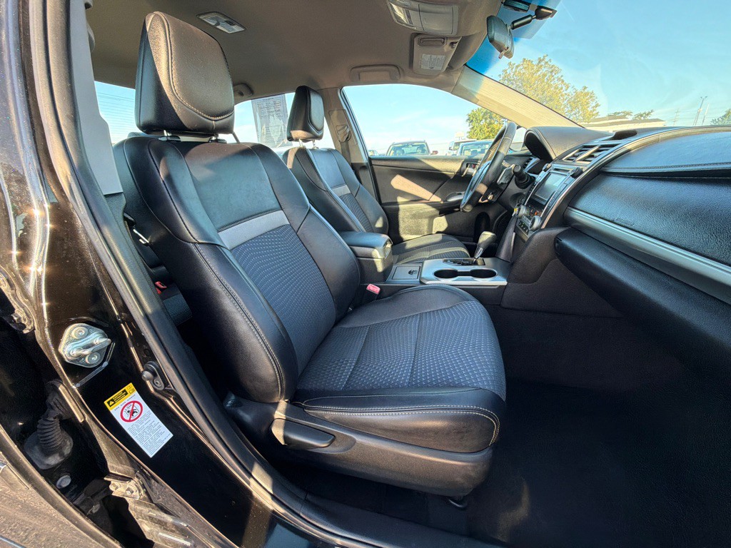 2014 Toyota Camry Image 13
