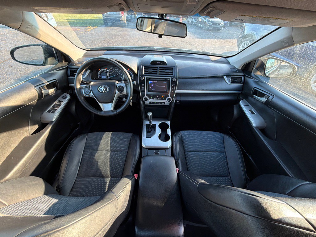 2014 Toyota Camry Image 16