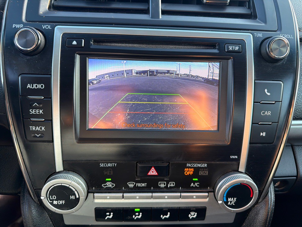 2014 Toyota Camry Image 19