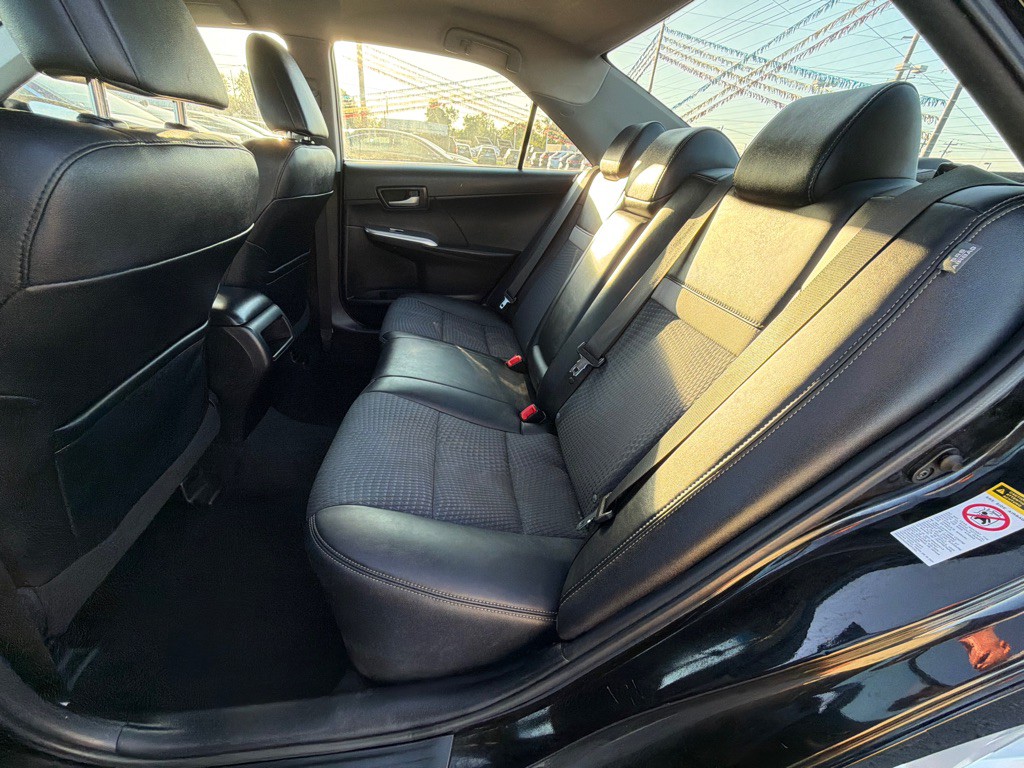2014 Toyota Camry Image 25