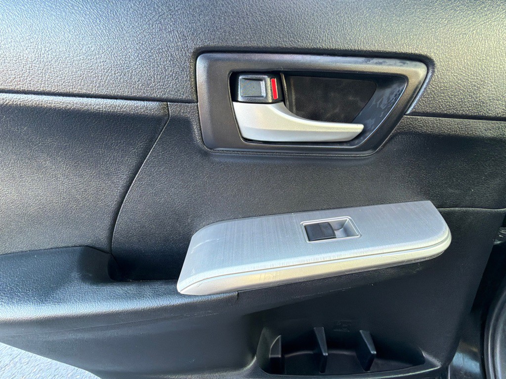 2014 Toyota Camry Image 27