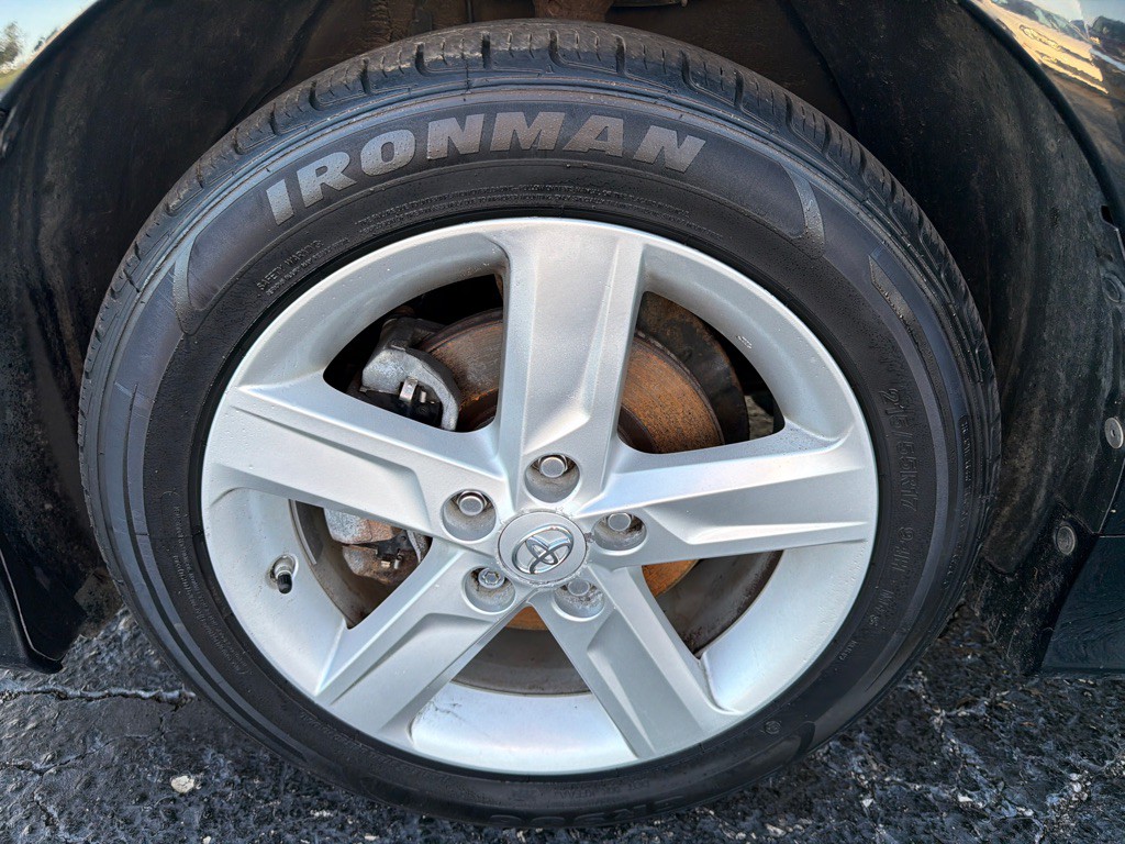 2014 Toyota Camry Image 34