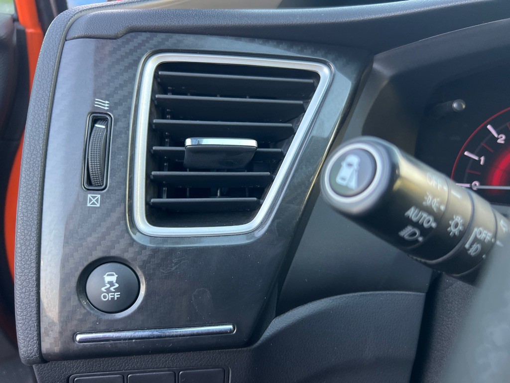 2015 Honda Civic Image 25
