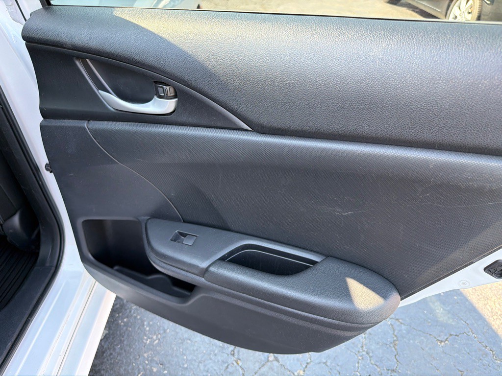 2019 Honda Civic Image 32