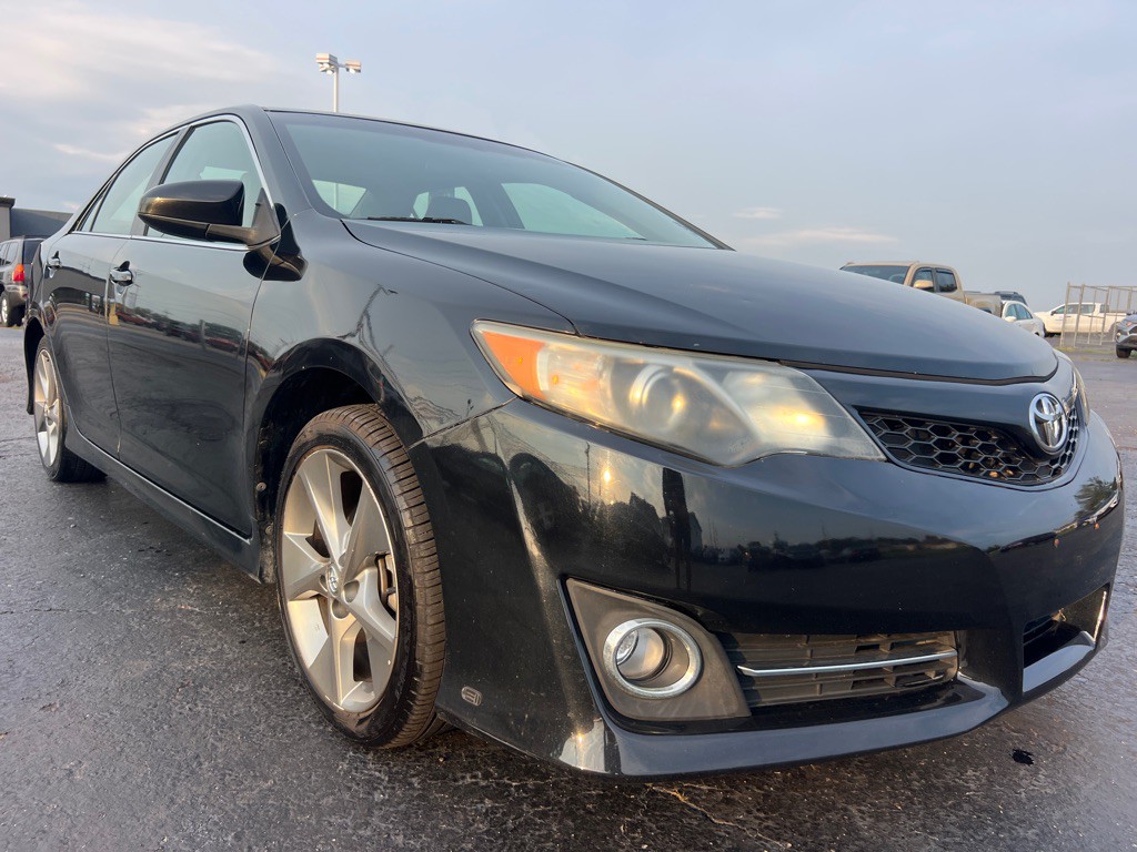 2012 Toyota Camry Image 1