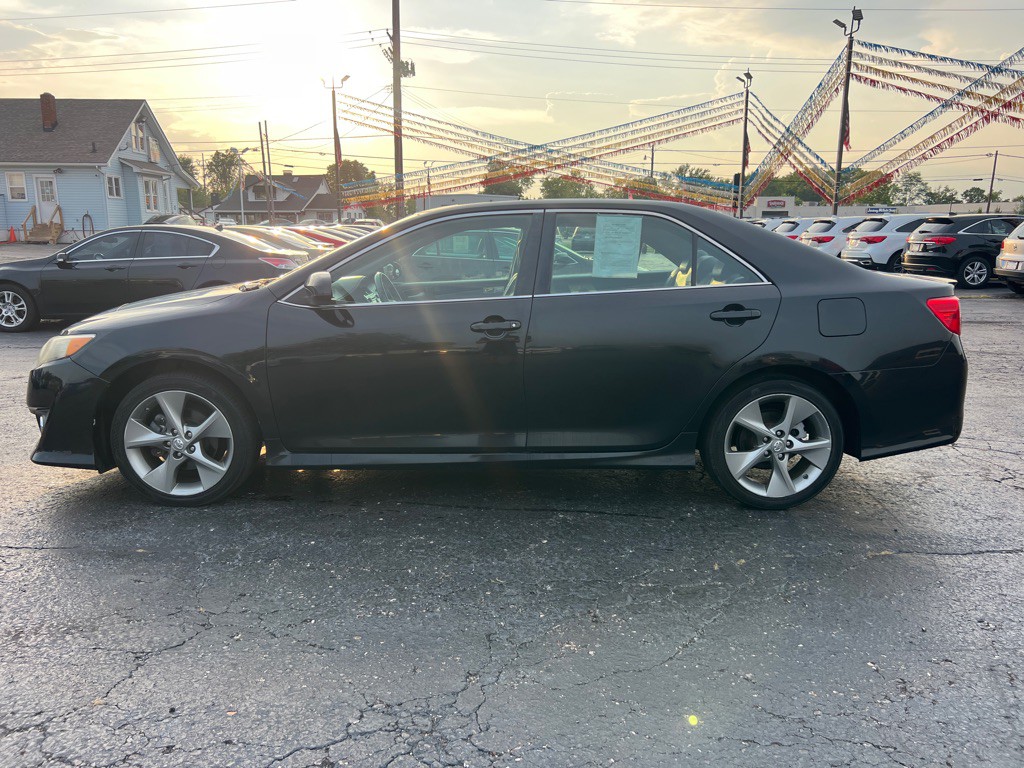 2012 Toyota Camry Image 4