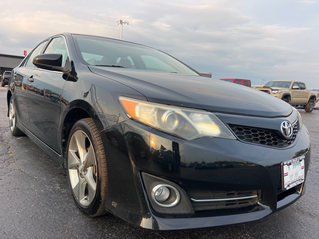 2012 Toyota Camry Image 5