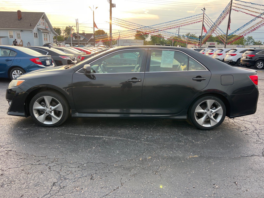 2012 Toyota Camry Image 8