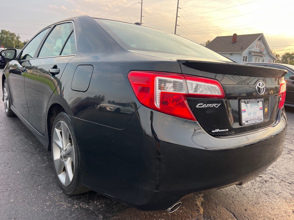 2012 Toyota Camry Image 9