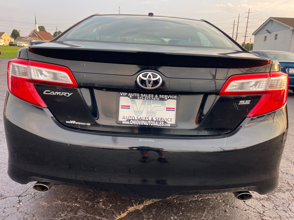 2012 Toyota Camry Image 10