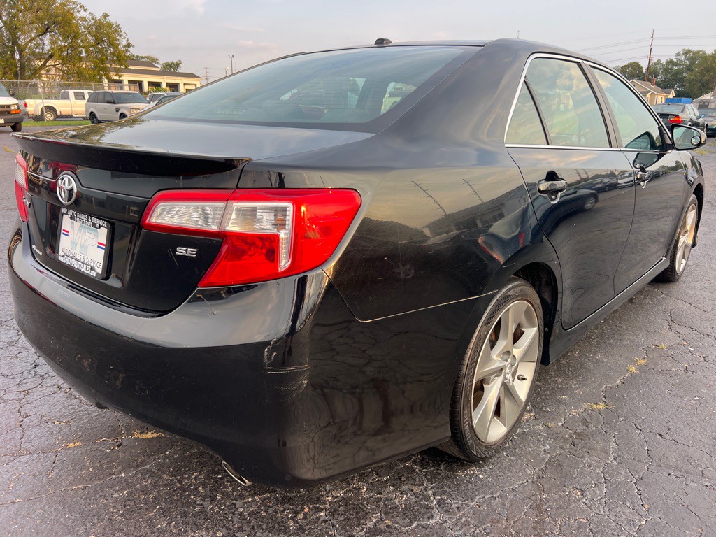 2012 Toyota Camry Image 11