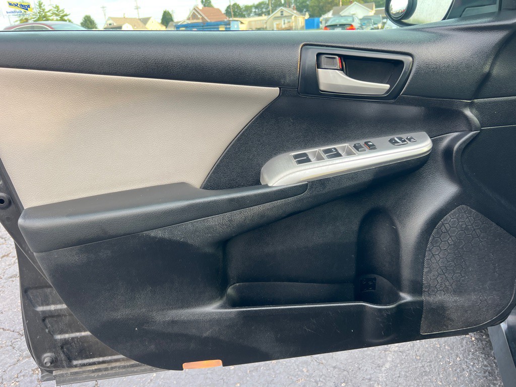2012 Toyota Camry Image 14