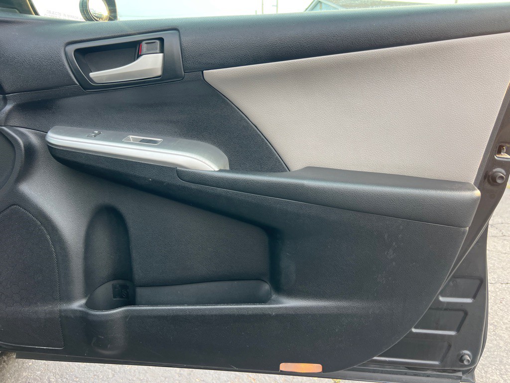 2012 Toyota Camry Image 18