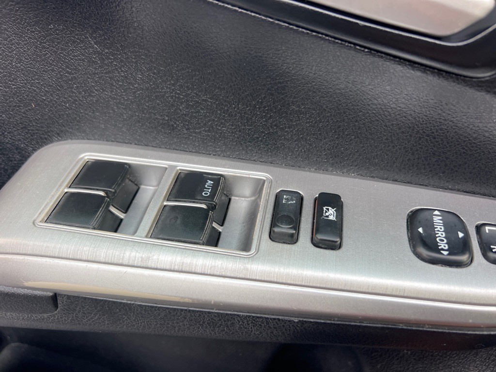 2012 Toyota Camry Image 25