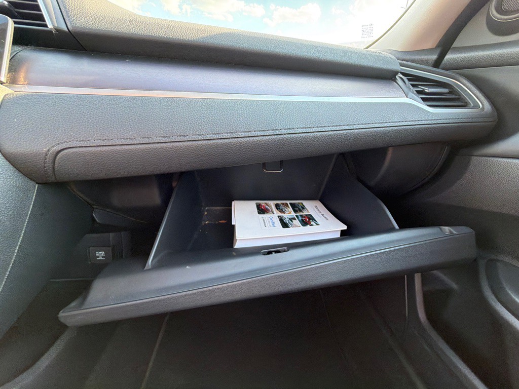 2016 Honda Civic Image 25