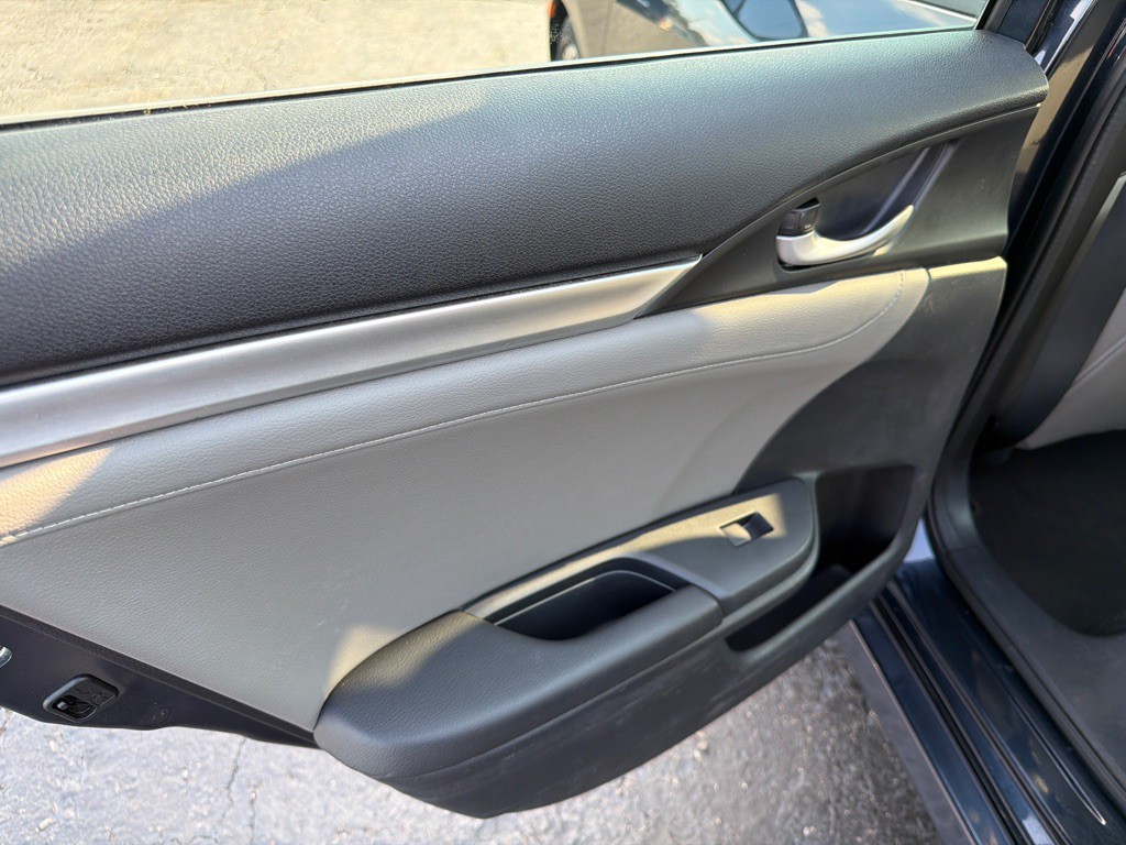 2016 Honda Civic Image 28