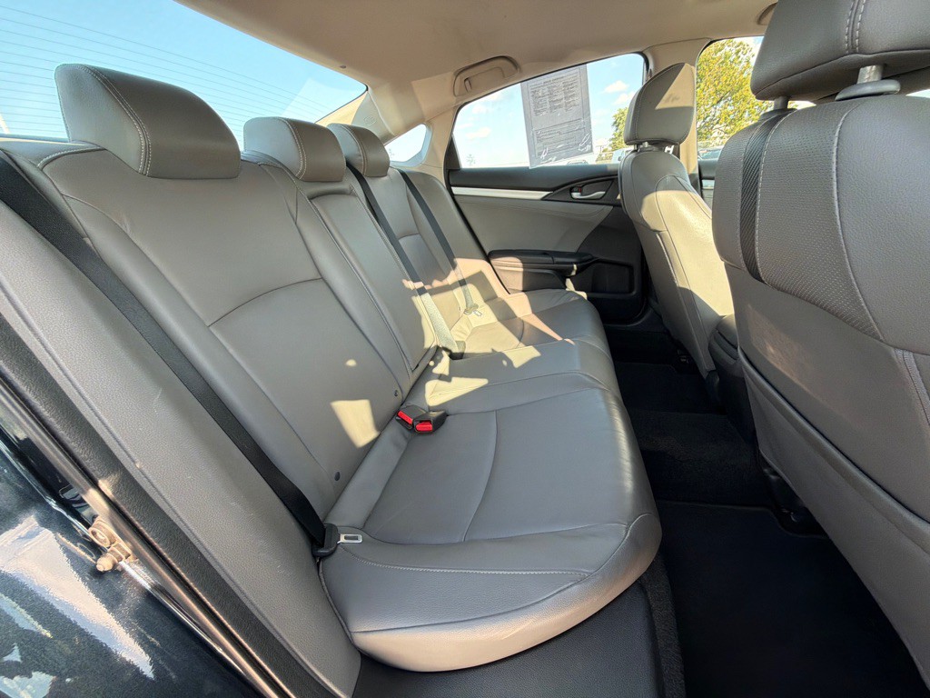 2016 Honda Civic Image 31