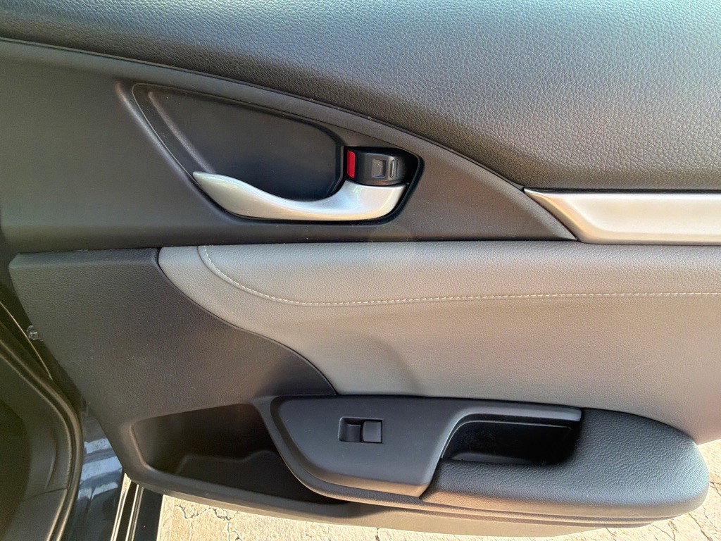 2016 Honda Civic Image 33